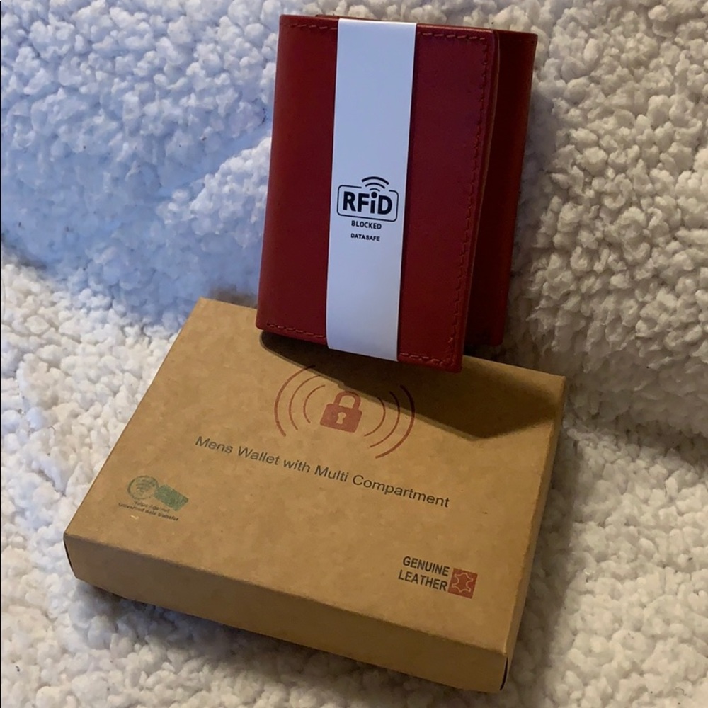 BNWT Genuine Leather Trifold Wallet